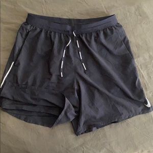 Men’s 7” Nike 2 in 1 workout short